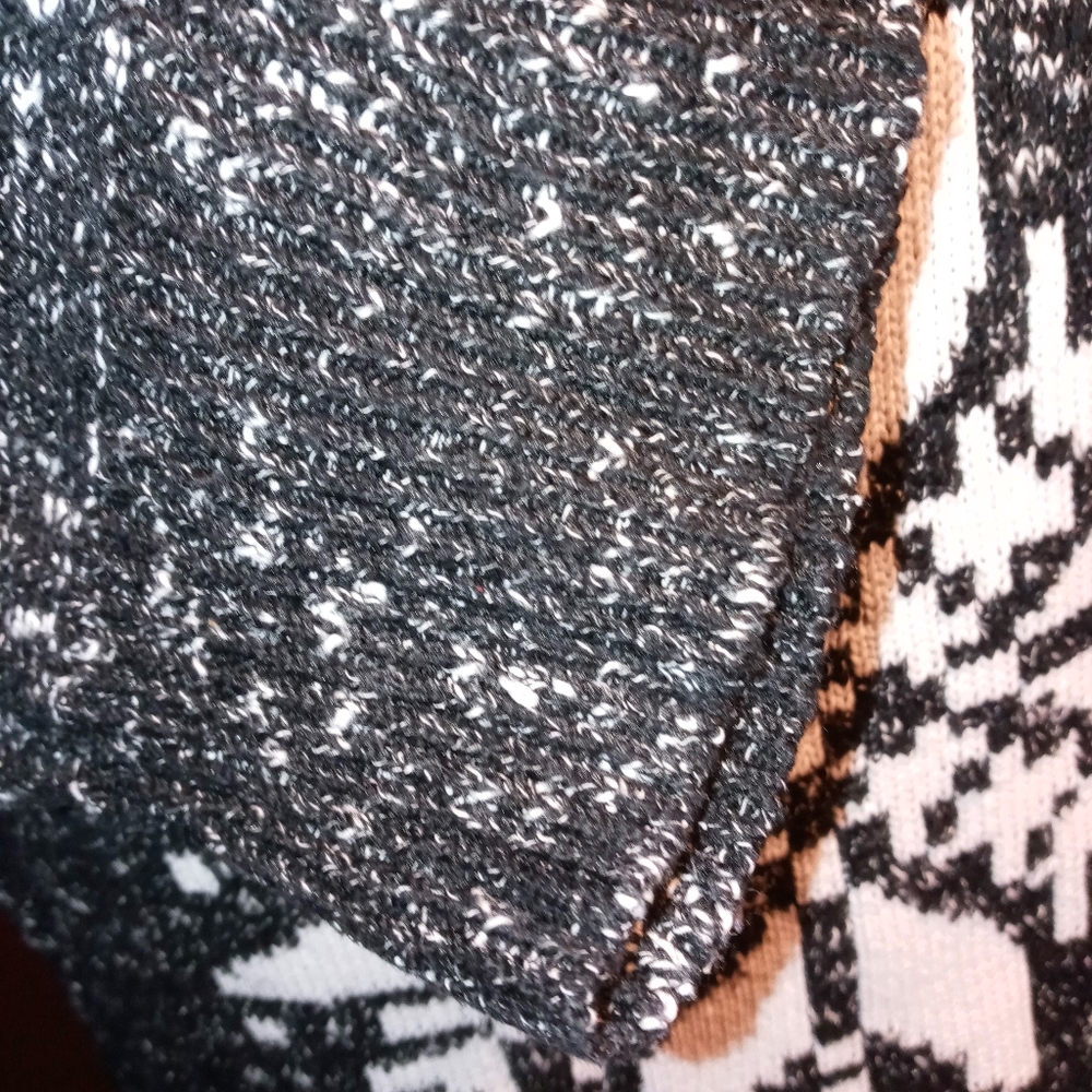 Sweater - Picture 7 of 9